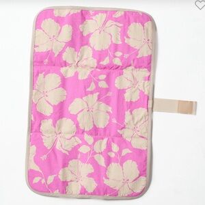 NWOT Aloha Collection pink hibiscus baby changing pad. OS.